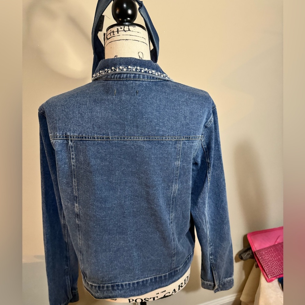 Denim jacket with pearls & rhinestones - Picture 4 of 5